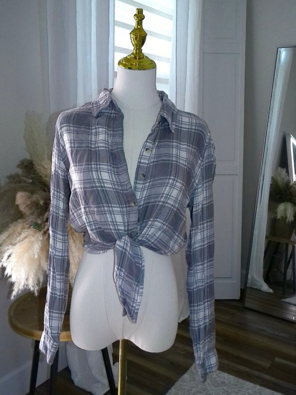 Style Envy Gray/White Tie-Front Flannel — M, Used - Good